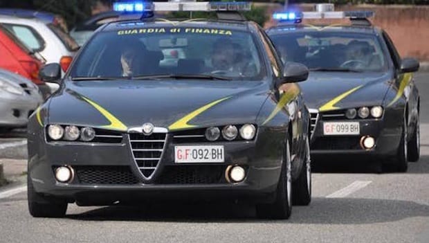 Sequestrati oltre 250 capi contraffatti. Operazioni della Guardia Di Finanza in tutta la provincia - CasertaCE