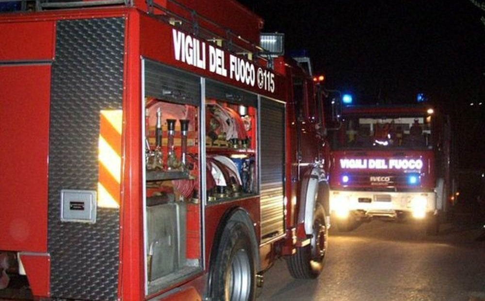 Casertace Va a fuoco un'abitazione in via Salvo D'Acquisto. Tutti intossicati