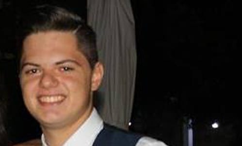 Casertace Purtroppo è ufficiale: è uno studente universitario 21enne di S. NICOLA LA STRADA il ragazzo morto a Fuorigrotta, travolto da un albero