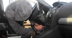 La banda dei furti d'auto con lo spinotto "magico". 23enne collabora e ottiene i domiciliari - CasertaCE
