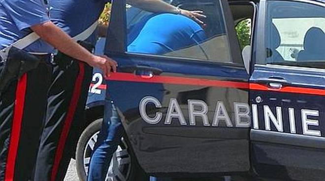 CasertaCe - Fermato perché senza patente, ma è ricercato per furto. Arrestato 37enne dai carabinieri