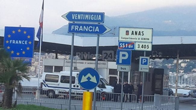 Casertace Tentò di rapinare un motociclista ad AVERSA. Irregolare arrestato mentre cerca di oltrepassare il confine