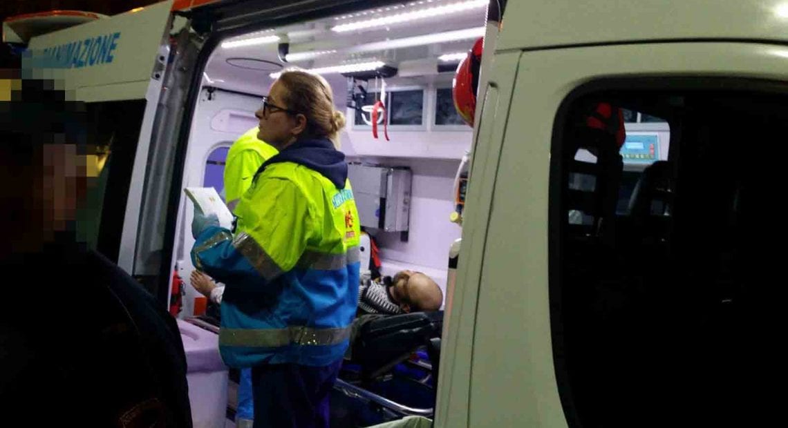 Giovanissima picchiata da un coetaneo fuori la stazione finisce all'ospedale - CasertaCE