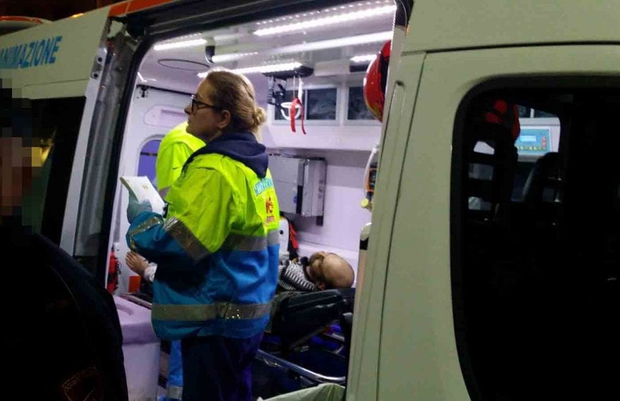 Giovanissima picchiata da un coetaneo fuori la stazione finisce all'ospedale - CasertaCE