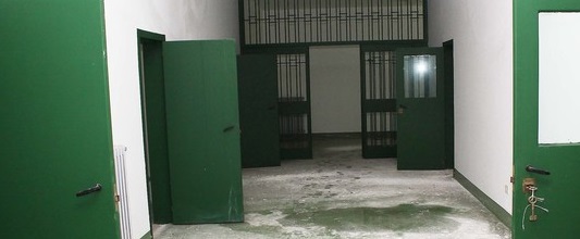 Agente penitenziario messo sul trattore mentre nel carcere c'è carenza di personale. Il caso finisce in parlamento - CasertaCE