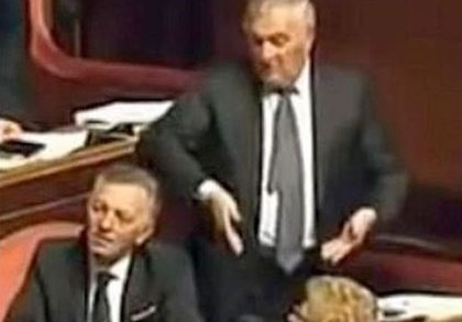 CASERTACE - Mimò atti sessuali alla collega del M5S, nei guai senatore casertano: "Mi rifarò su chi mi ha calunniato"