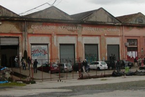 Il centro sociale all'ex Canapificio rischia è a rischio crollo, sequestrato dai carabinieri - CasertaCE