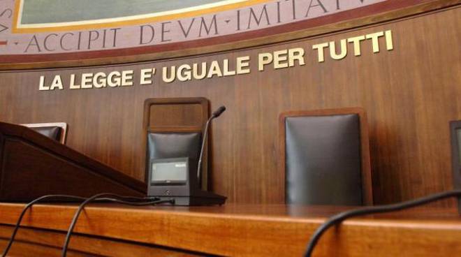 Beccato fuori casa senza permesso e denunciato: il giudice lo assolve - CasertaCE