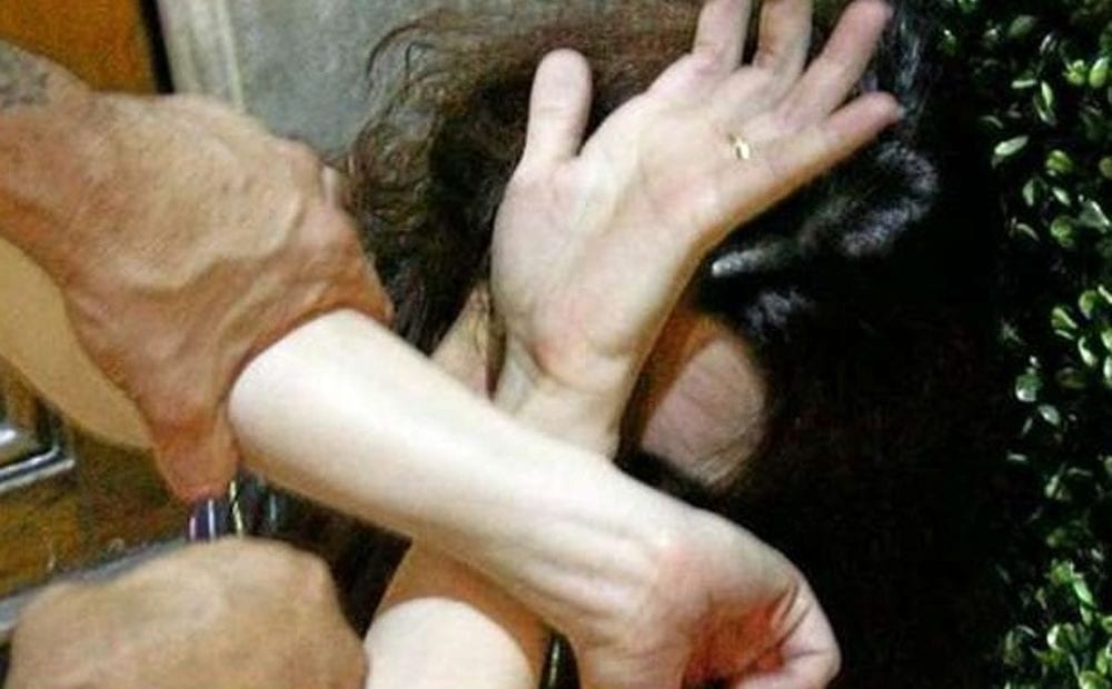 24enne picchiata e sequestrata in cucina, arrestato il marito 30enne - CasertaCE