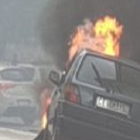 Un guasto e la macchina prende fuoco davanti al municipio - CasertaCE