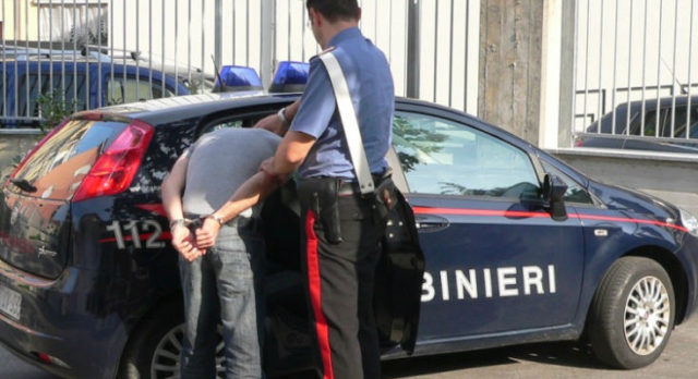 MONDRAGONE. 31enne pedinato passo passo fino a casa, arrestato dai carabinieri per spaccio - CASERTACE