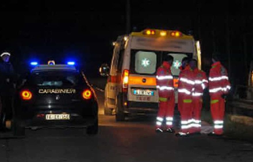CASERTACE - Auto si schianta nella notte, 4 feriti: sono giovanissimi
