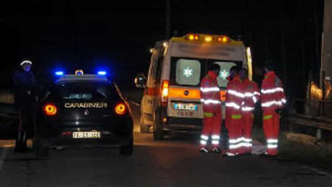 CASERTACE - Auto si schianta nella notte, 4 feriti: sono giovanissimi