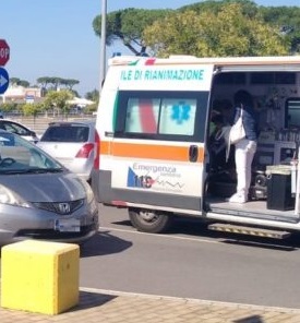 Incidente nel parcheggio del Centro Campania, mamma e figlia leggermente ferite - CasertaCE