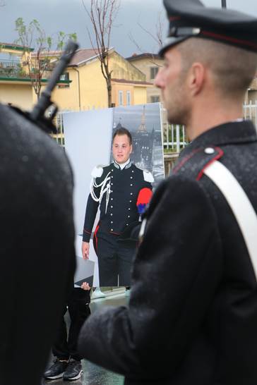 CASERTA dedica una strada al carabiniere morto mentre inseguiva ladro - CasertaCE