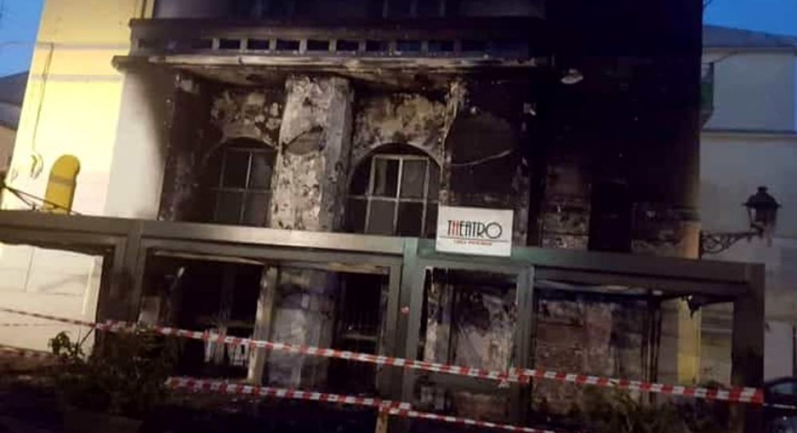 CASERTACE - Scoperti i due uomini che hanno dato fuoco al ristorante "Theatro". I NOMI