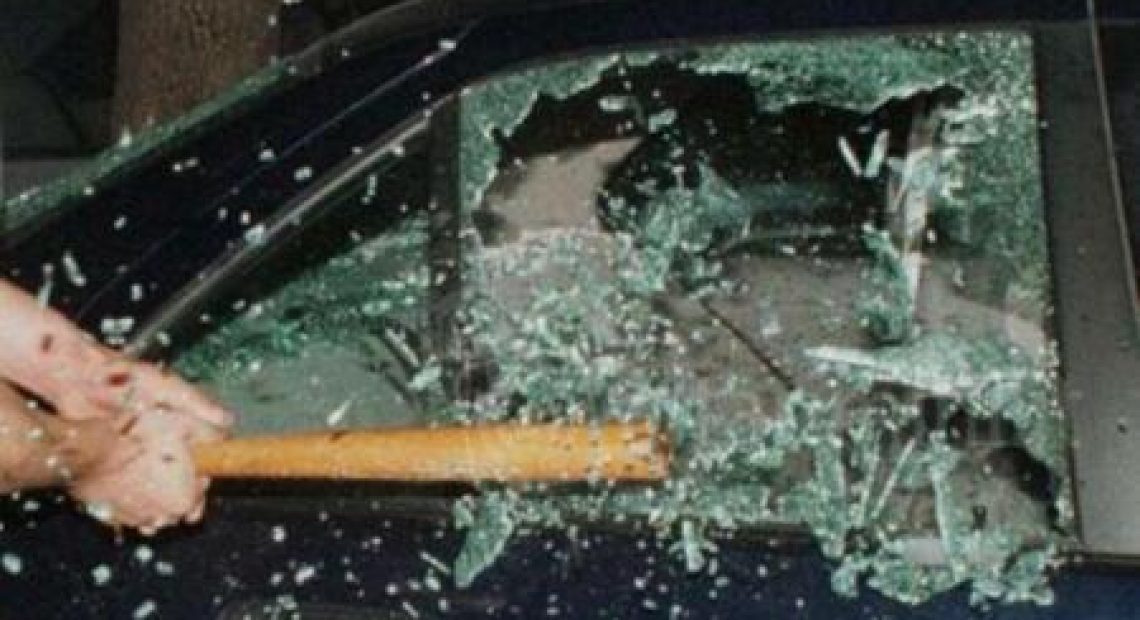 CASERTACE - Dopo la lite distrugge l'auto del rivale, condannato 70enne