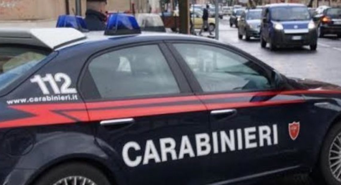 "C'è gente che spara in strada". Scatta il blitz dei carabinieri, armi sequestrate - CasertaCE