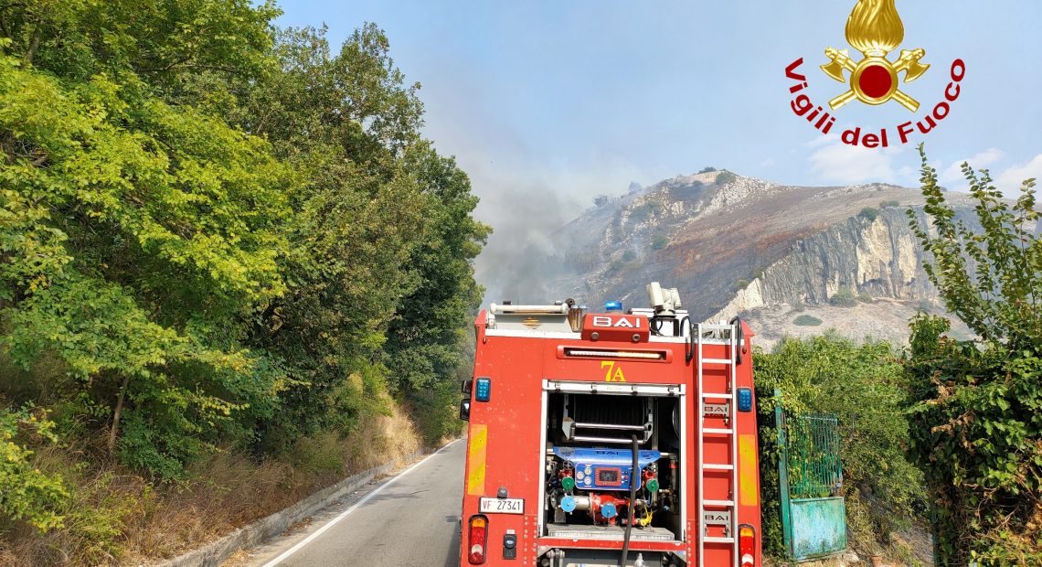 Incendio a Casertavecchia