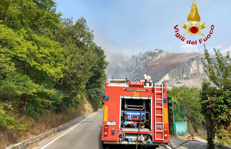 Incendio a Casertavecchia