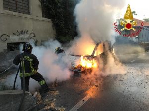 macchina fiamme