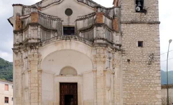 chiesa antica ingresso